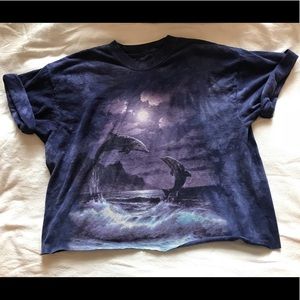 Cropped dolphin tee